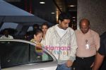 Abhishek Bachchan, Aishwarya Rai Bachchan snapped at Airport on 10th June 2011 (8).JPG